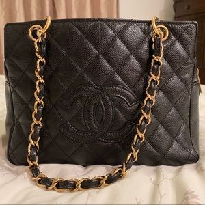 Caviar Quilted Petit Timeless Tote PTT Black